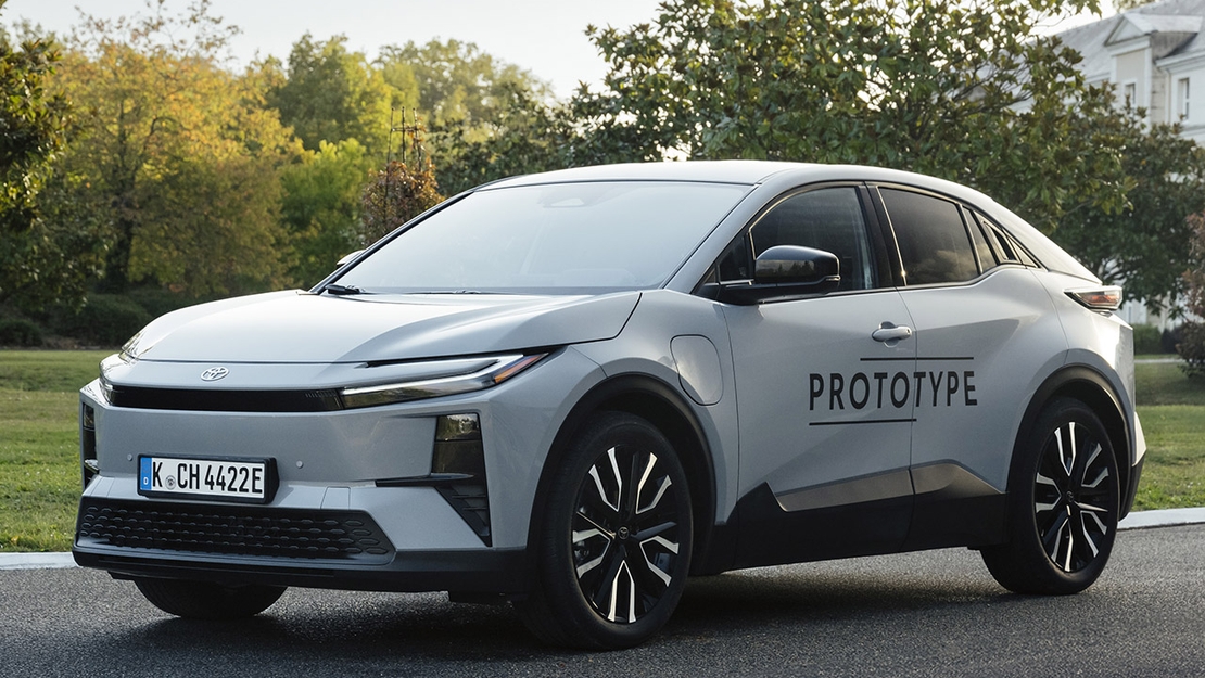 toyota-c-hr-plus-2026-exterieur-voorkant-schuin