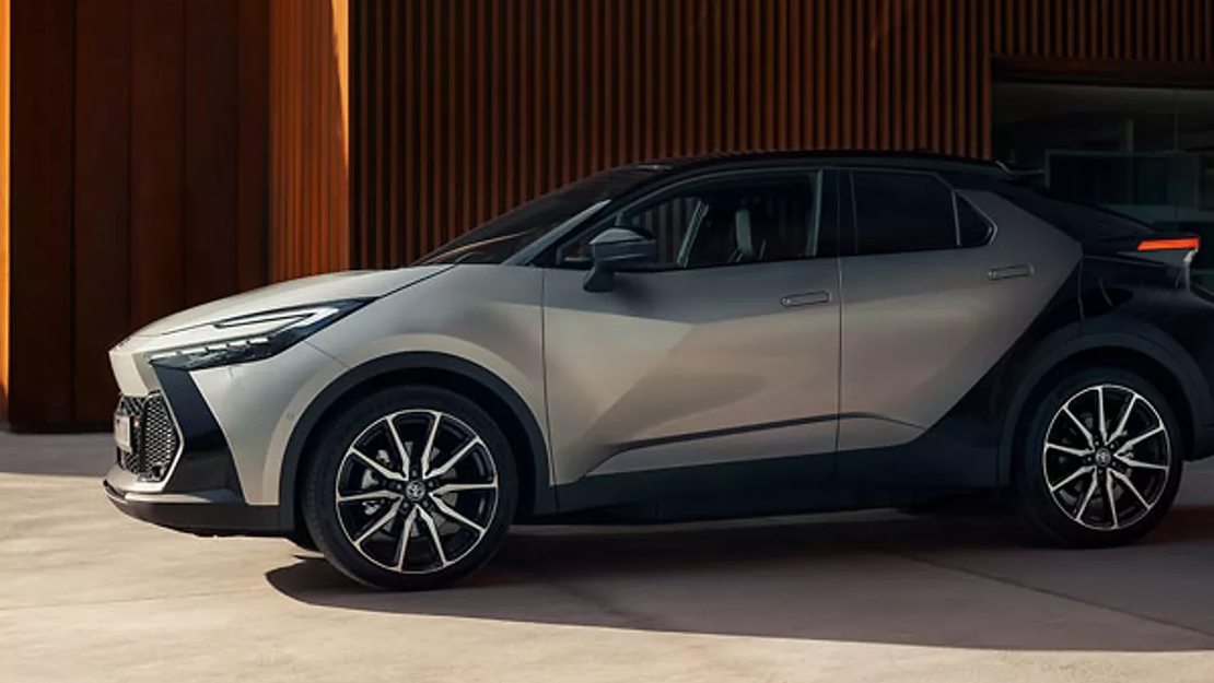 toyota-c-hr-2023-features-01