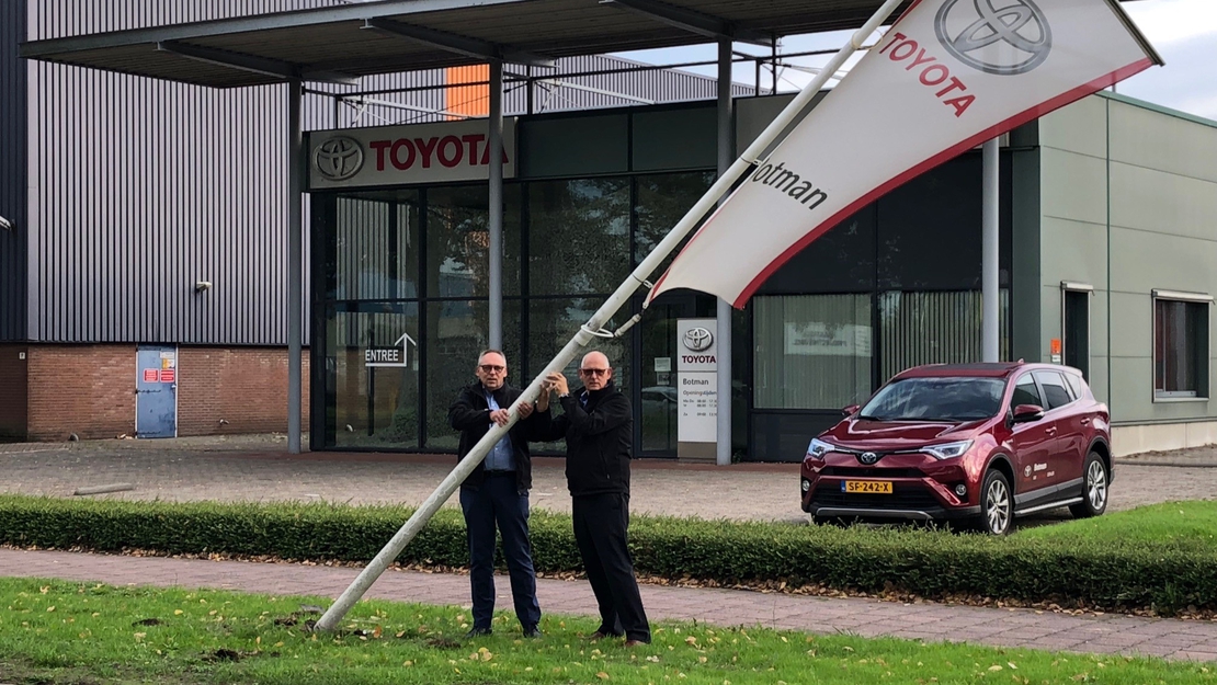 Vlag strijken vestiging Medemblik 2018.jpg