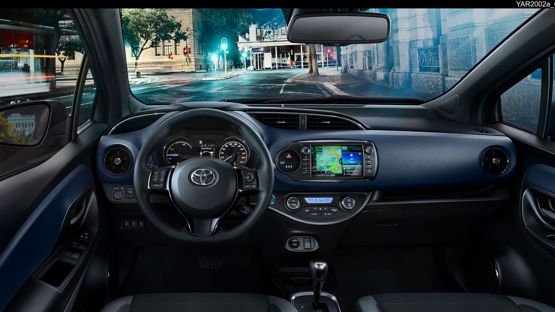 Yaris-1.5-Hybrid-Business-Plus_interior_4_1920x1080.jpg